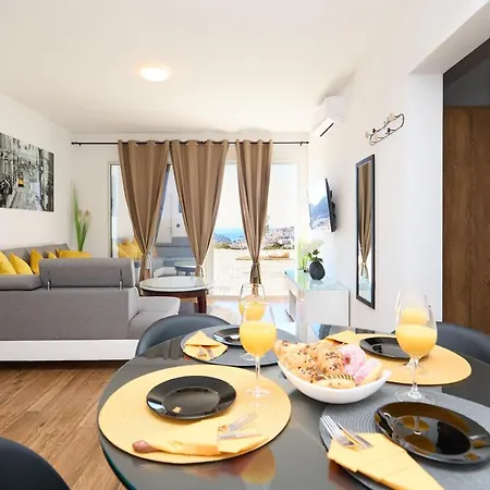 Evening Star Apartment