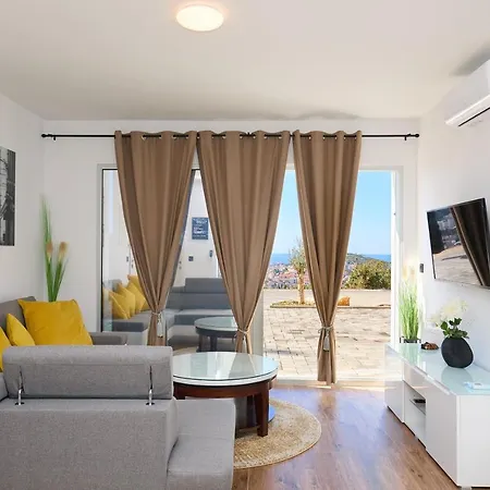 Evening Star Apartment *